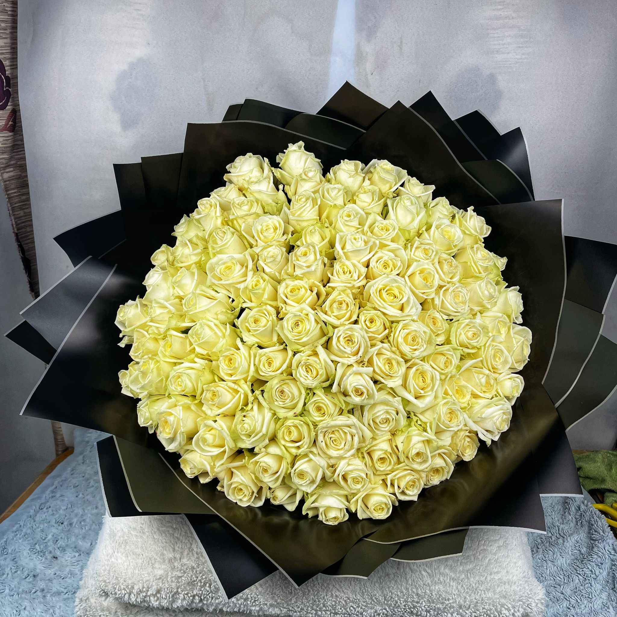 White Rose Bouquet Main image