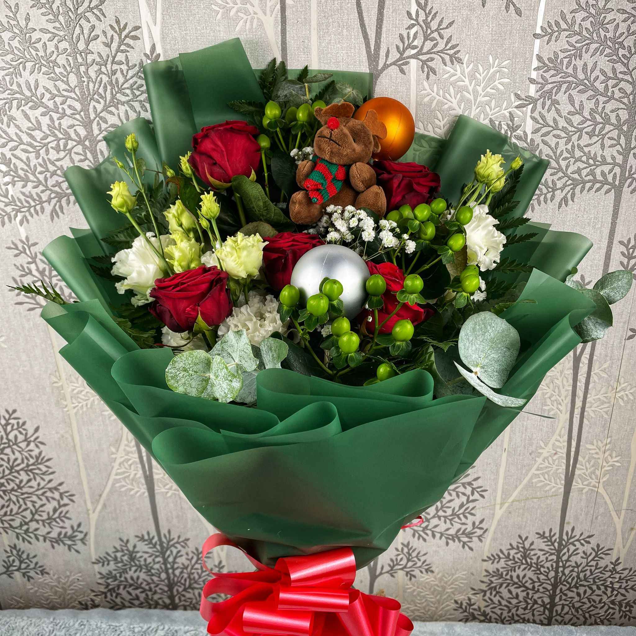 Merry Evergreen Secondary image